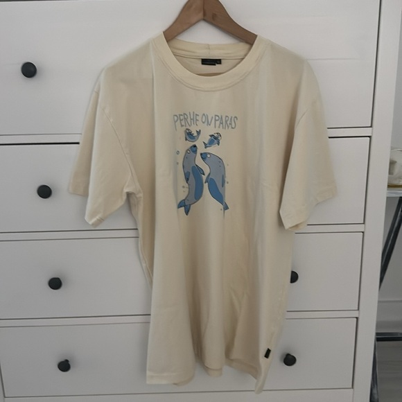 R Collection T Shirt with Blue Dolphin Print with ‘Family is the Best’ Sz XL - Picture 3 of 6